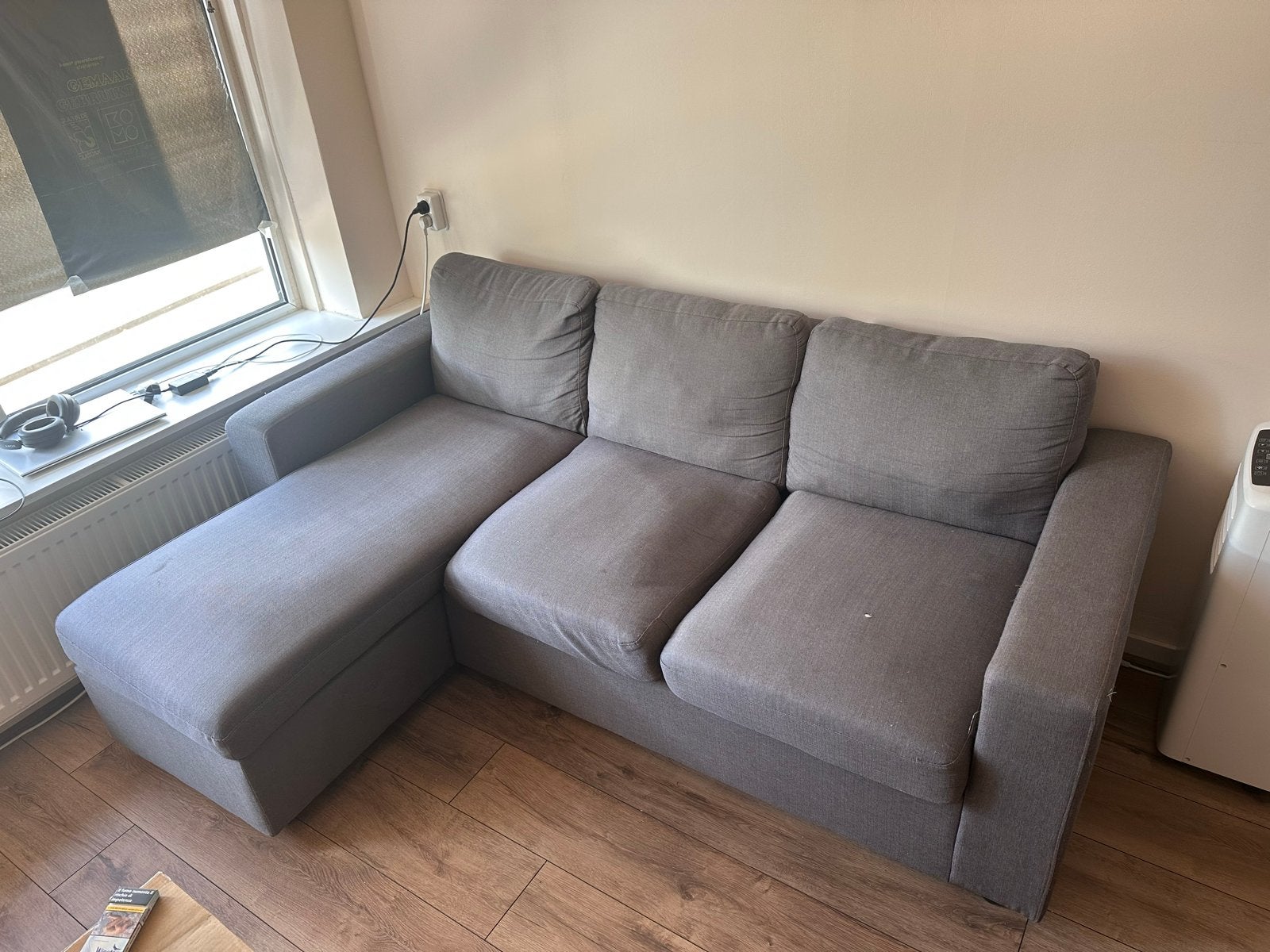 Grijze hoekbank met chaise longue, Huis en Inrichting, Banken | Bankstellen, Ophalen, Gebruikt, 100 tot 125 cm, Hoekbank