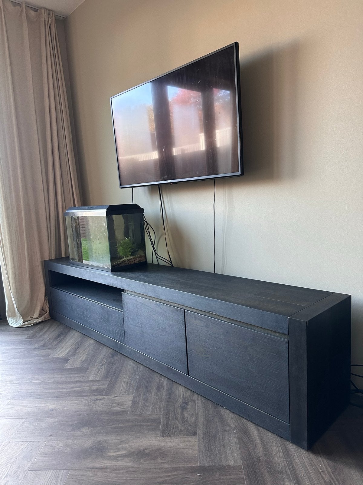 Stevige massief houten kast - TV meubel/aquariumkast, Huis en Inrichting, Ophalen, Gebruikt, 200 cm of meer, Minder dan 100 cm