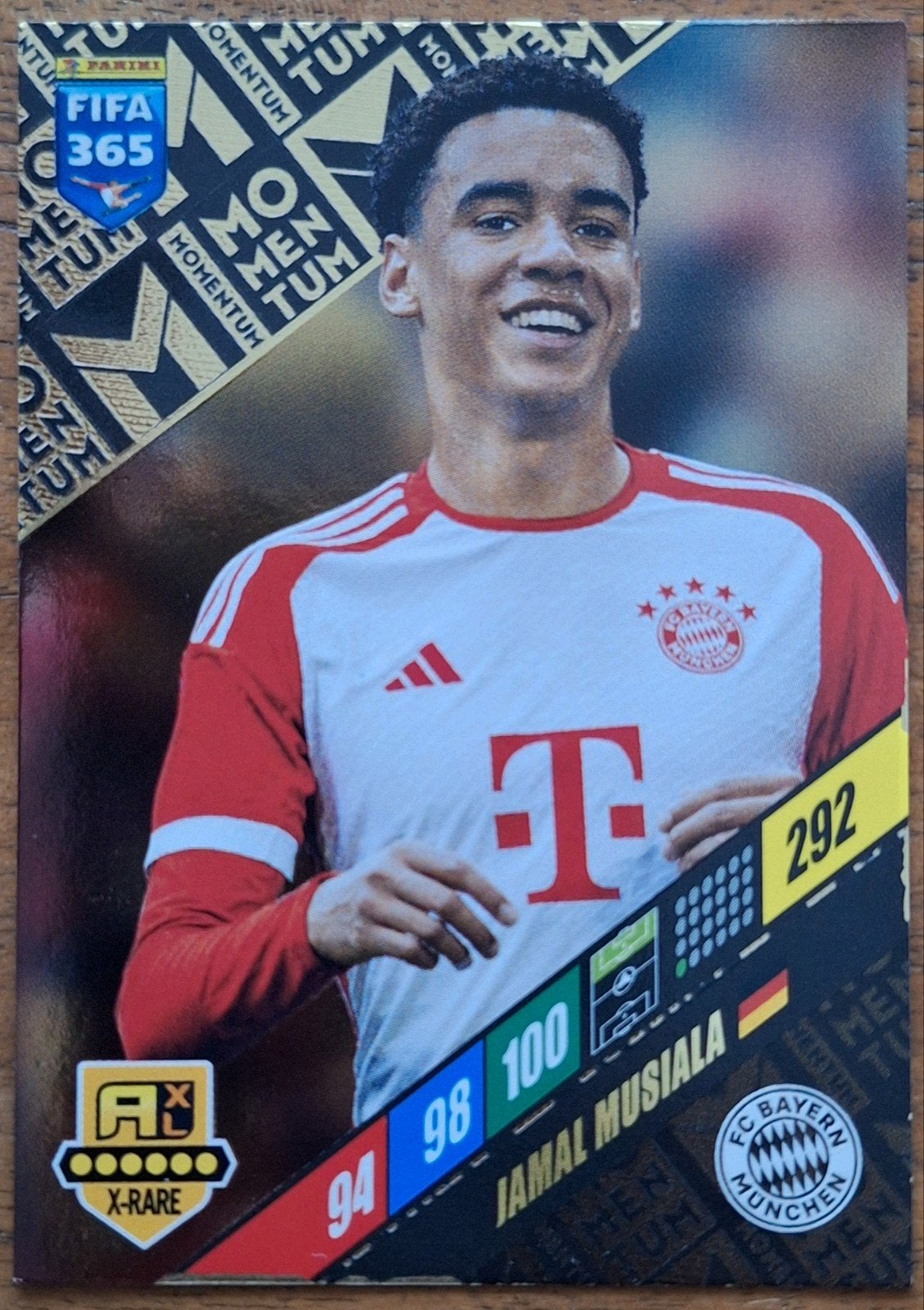Momentum Jamal Musiala X-Rare Kaart - FIFA 365 Panini, Ophalen, Zo goed als nieuw, Buitenlandse clubs, Spelerskaart