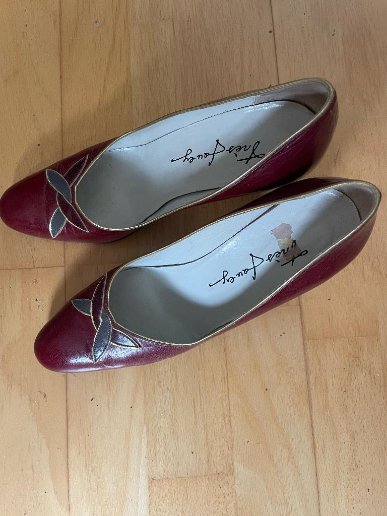 Tres Jouey dames pumps, mt 40, Kleding | Dames, Schoenen, Pumps, Ophalen of Verzenden, Zo goed als nieuw, Tres Jouey