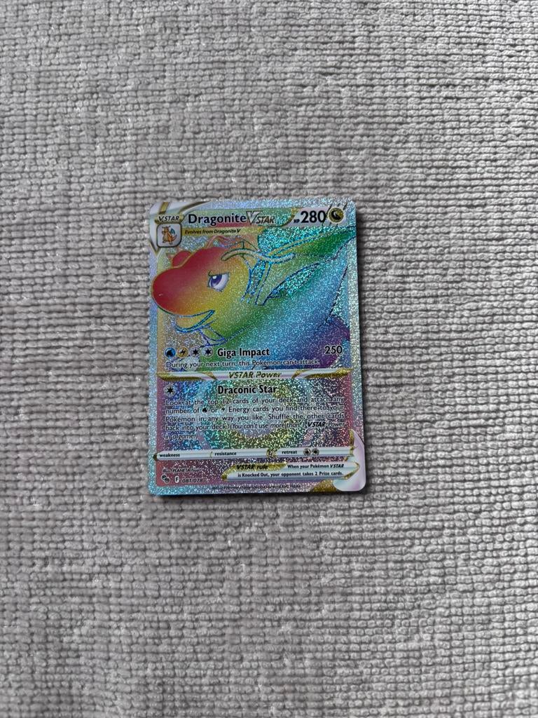 Pokemon kaart Dragonite V star, Ophalen of Verzenden, Zo goed als nieuw