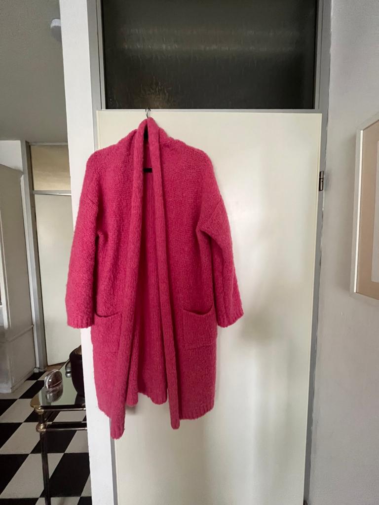 Barbie roze vest lekker warm en zacht met zakken mt46, Ophalen of Verzenden, Zo goed als nieuw, Roze, Trui of Vest