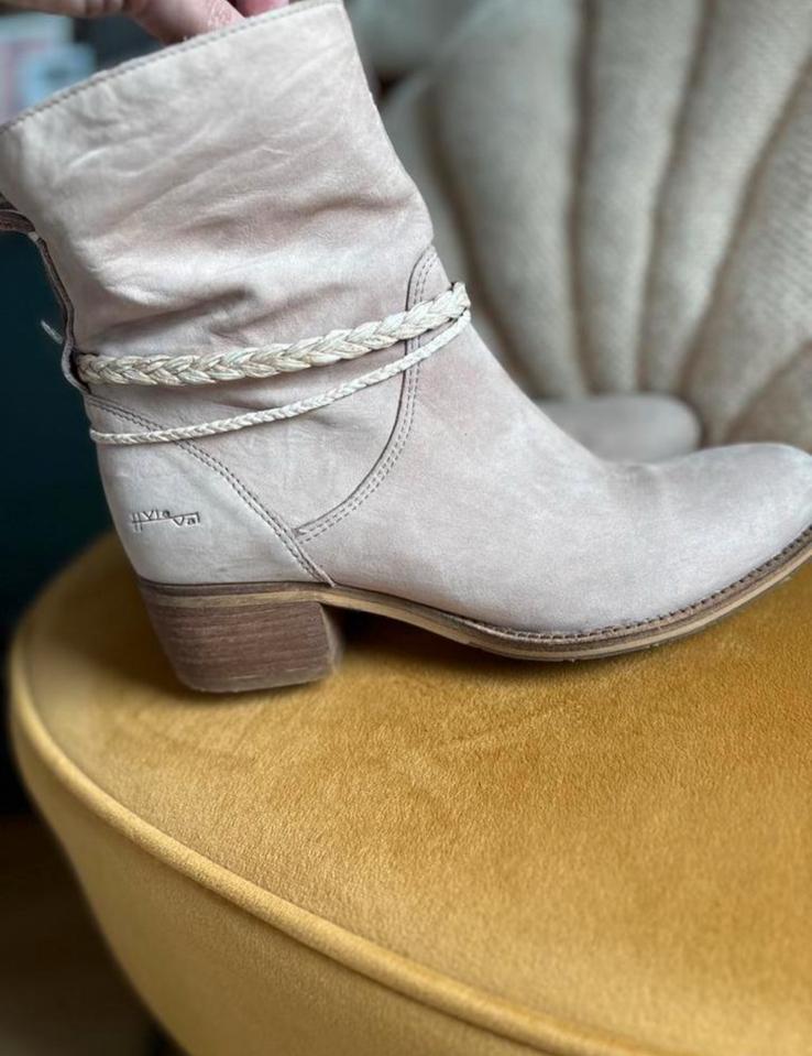 Via Vai mooie beige enkellaarsjes mt 37, Kleding | Dames, Schoenen, Ophalen of Verzenden, Beige, Lage of Enkellaarzen