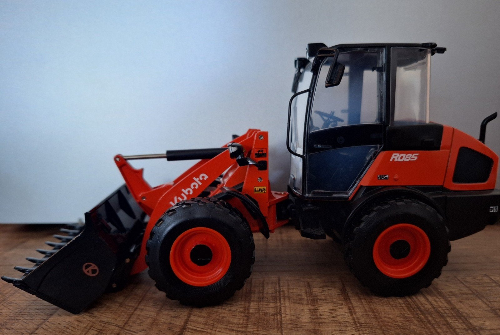 Originele Kubota R085 modelauto ., Ophalen of Verzenden, Auto
