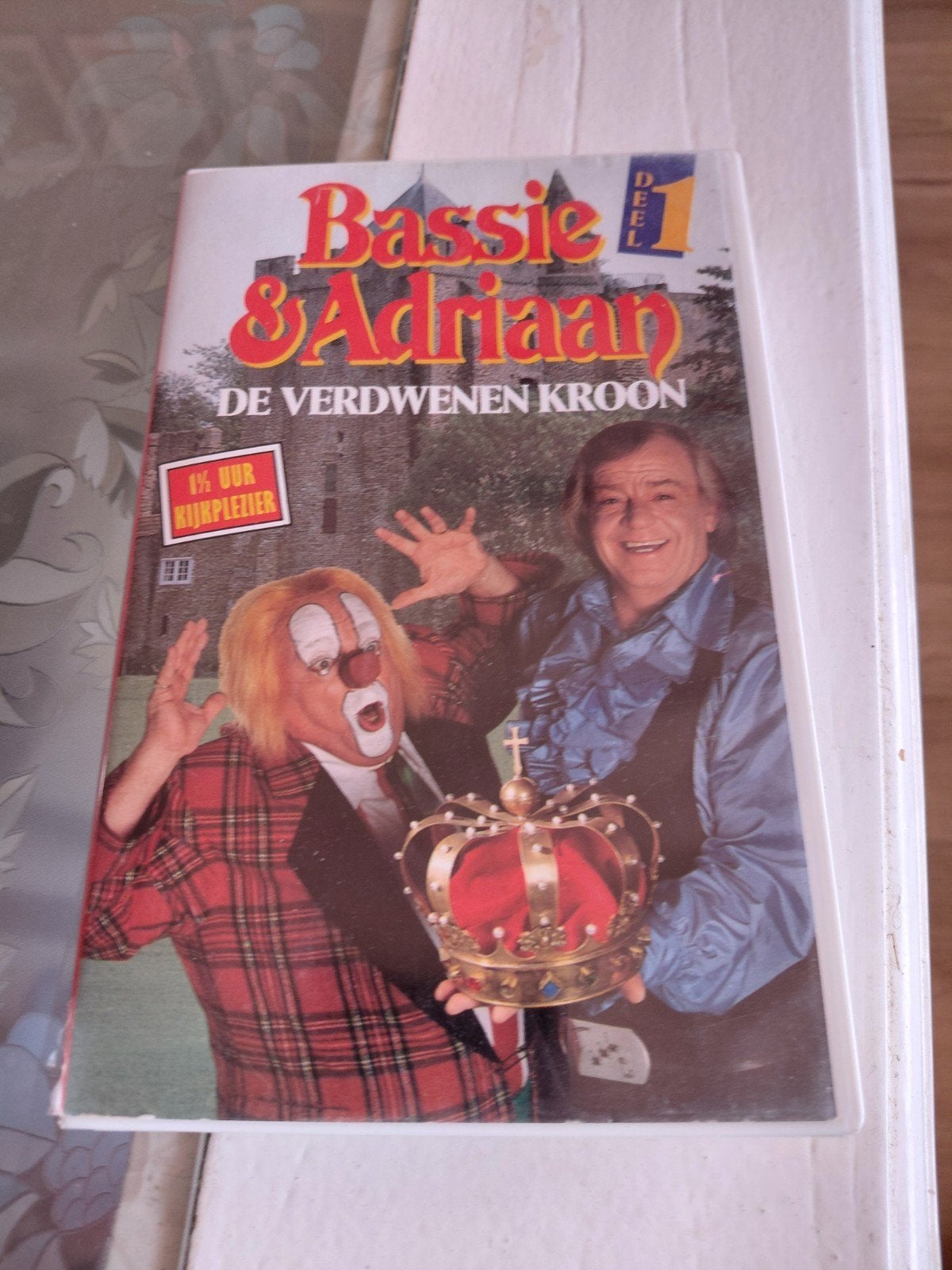 CNR VHS Bassie en Adriaan De Verdwenen Kroon deel 1., Ophalen of Verzenden, Gebruikt, Kinderprogramma of -film, VHS