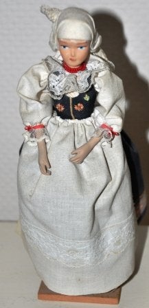 Klederdracht pop, Oostenrijk, Verzamelen, Poppen, Ophalen of Verzenden, Zo goed als nieuw, Pop