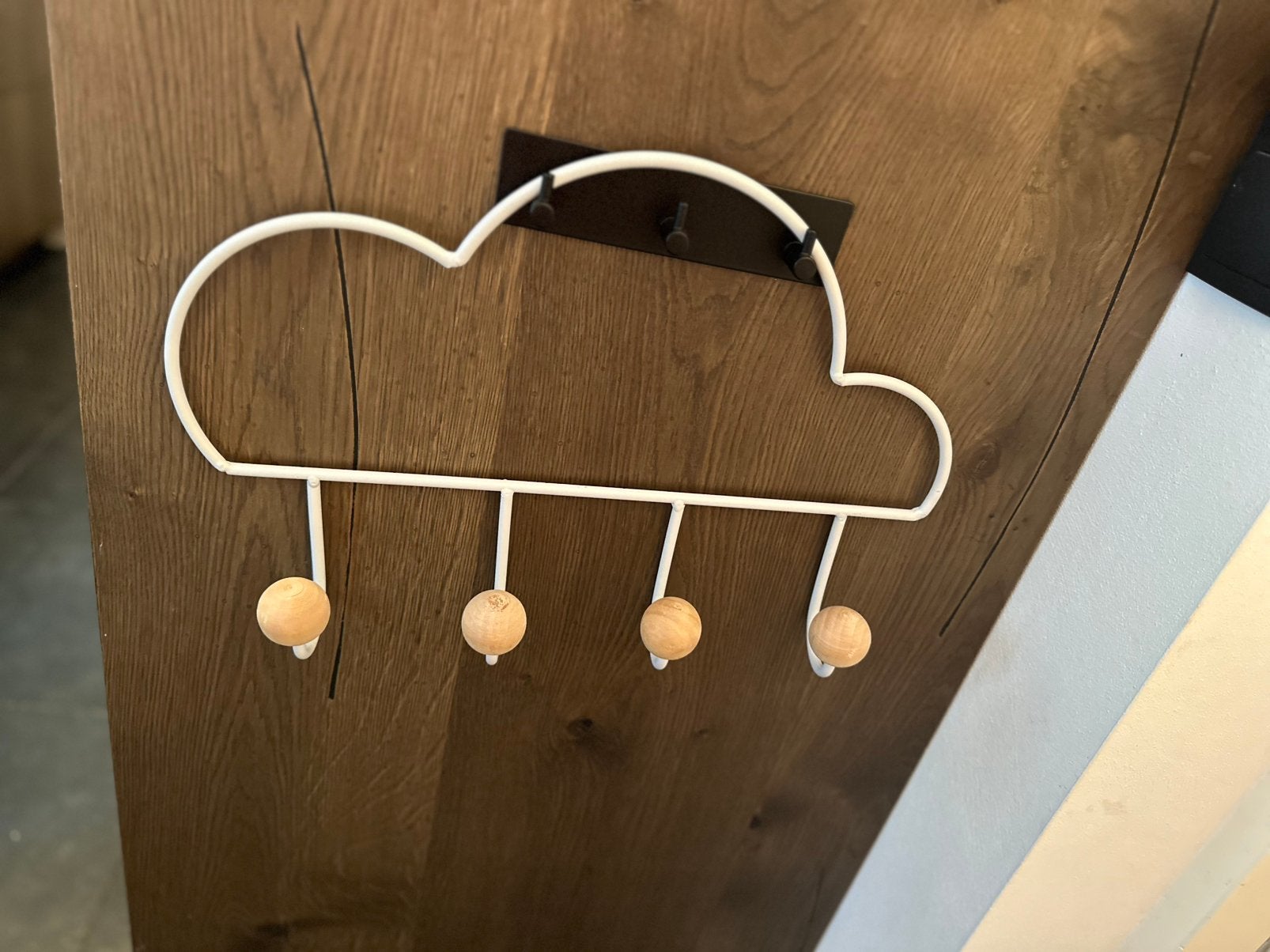 Wolkje kapstok | Wit met houten knopjes, Huis en Inrichting, Zo goed als nieuw, Minder dan 100 cm, Hout, Ophalen