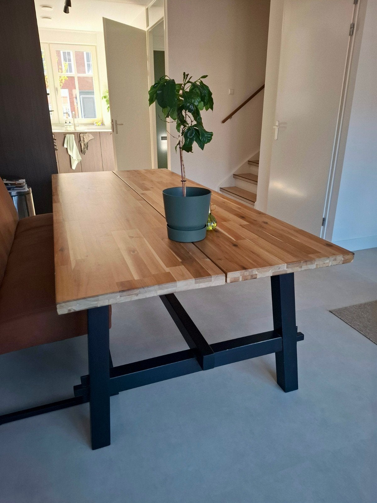 IKEA Skogsta eettafel van massief acaciahout (235x100 cm), Gebruikt, 200 cm of meer, Rechthoekig, 50 tot 100 cm