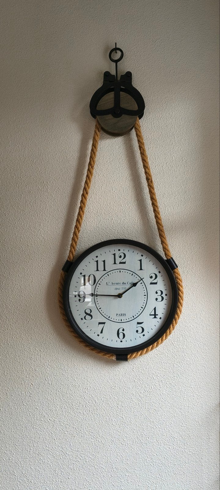 Wandklok met touwophanging - Modern design, Ophalen, Wandklok, Analoog, Zo goed als nieuw