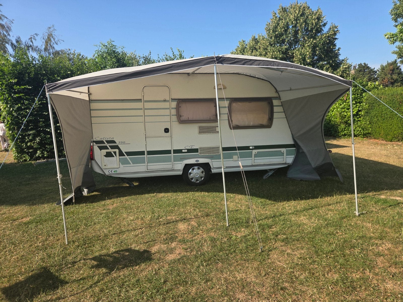 Chateau calista 390 bj 2006 met vastbed, Caravans en Kamperen, Caravans, Treinzit, 750 - 1000 kg, Particulier, Kachel