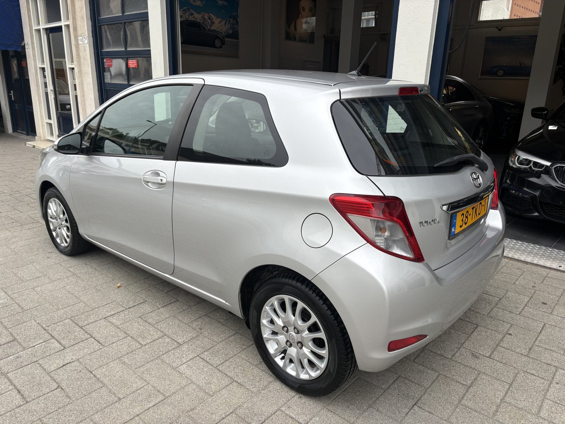 Toyota Yaris 1.0 VVT-i Aspiration CAMERA/BLUETOOTH/NL AUTO/N, Auto's, Euro 5, 527 kg, 750 kg, Elektrische ramen