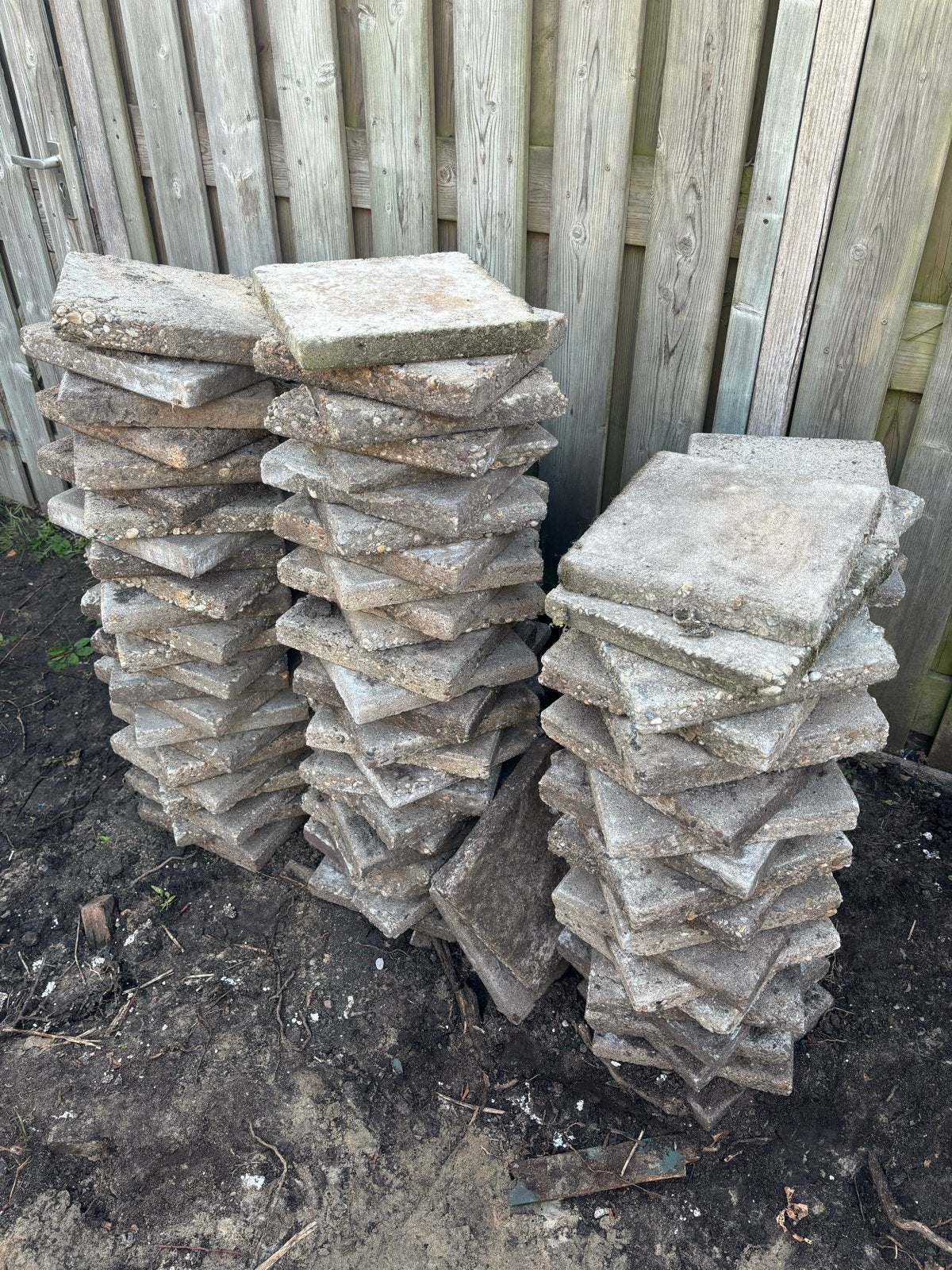Gratis 30x30 grinttegels - zelf ophalen, Tuin en Terras, Tegels en Klinkers, Gebruikt, Ophalen of Verzenden, 10 m² of meer, Grind