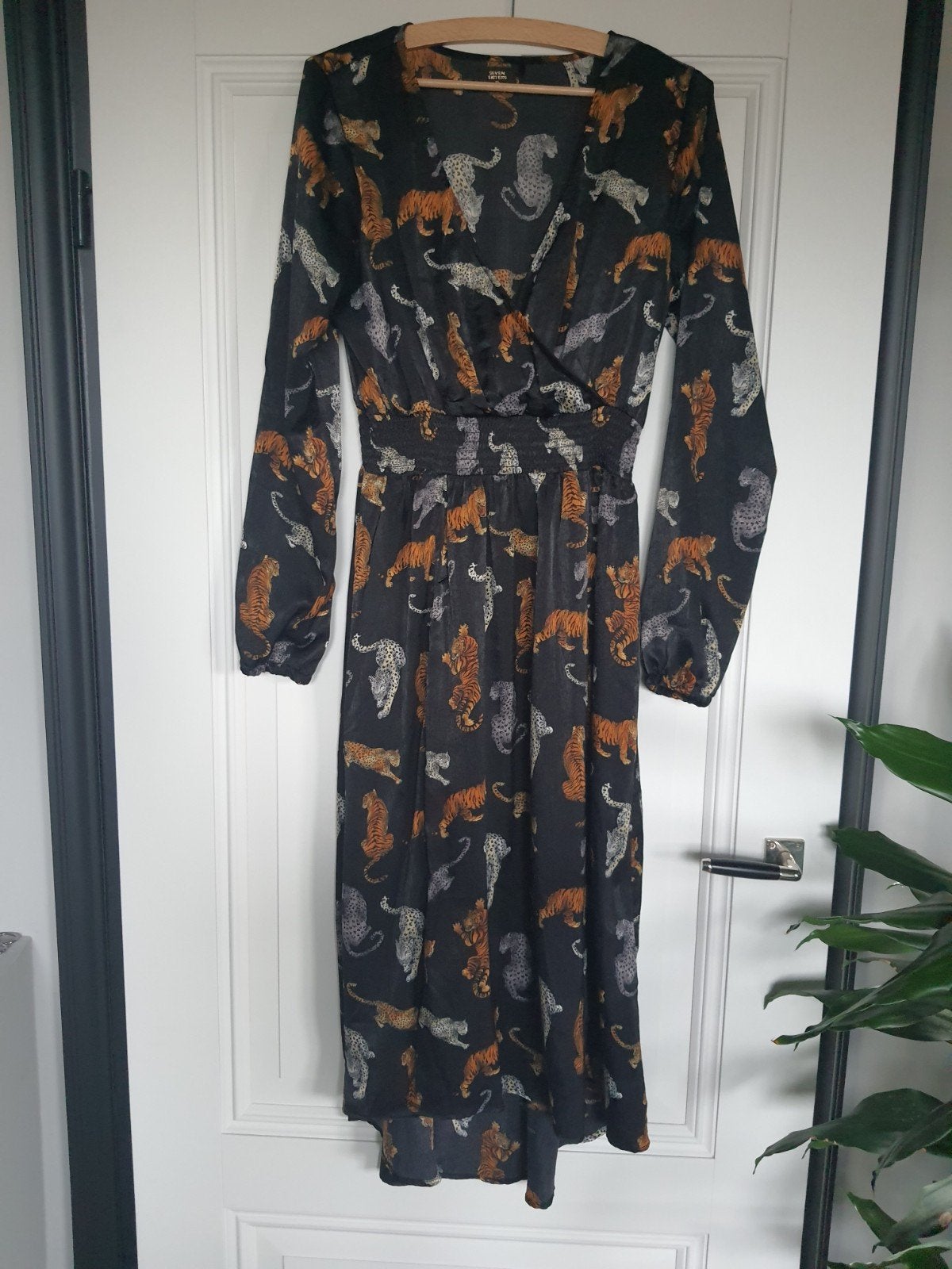 in nieuwstaat mooie lange jurk maat Xl van seven sisters, Kleding | Dames, Ophalen, Maat 46/48 (XL) of groter, Nieuw, Onder de knie