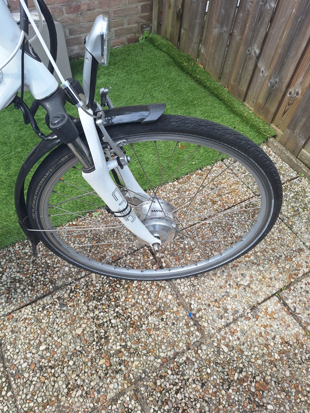 Foto 8 van batavus damesfiets8

28 inch 57 cm

fiets is niet meer elect