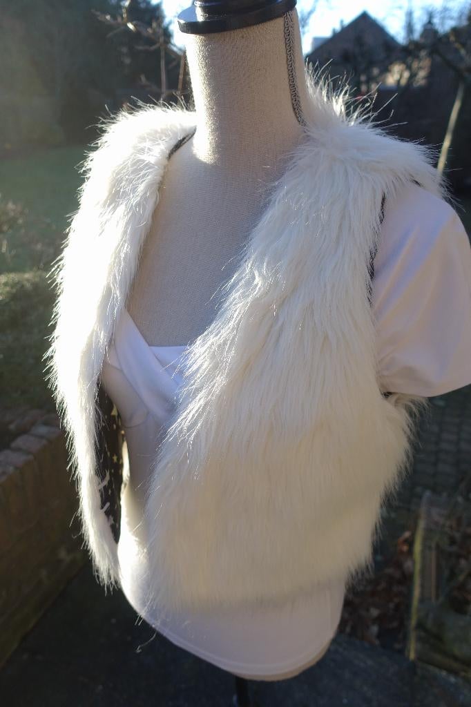 wolwitte fake fur bodywarmer Jennyfer nl mt XS, Overige kleuren, Ophalen of Verzenden, Zo goed als nieuw, Jennyfer