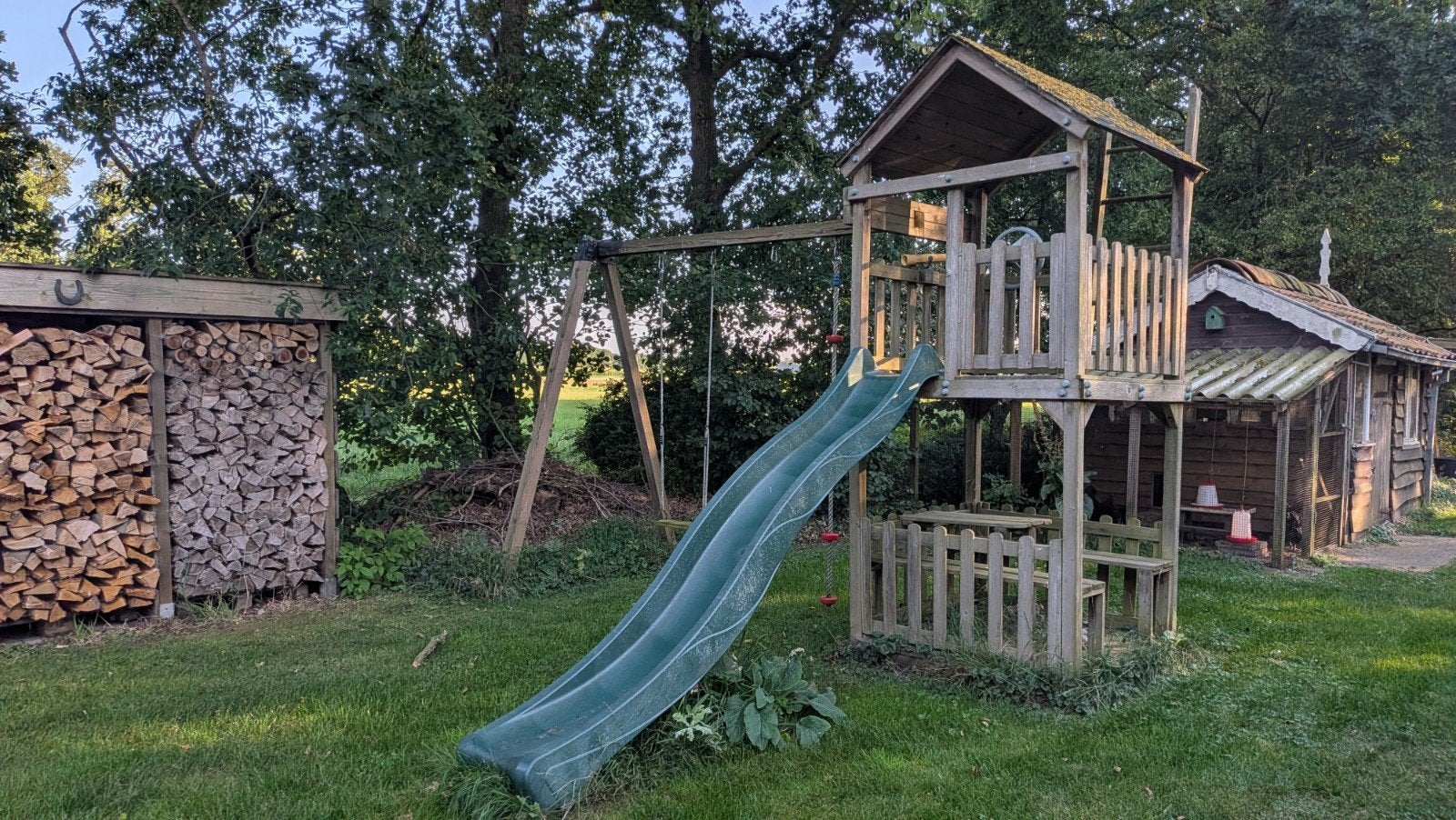Degelijk speelhuis met schommel en glijbaan, Ophalen, Gebruikt, Schommel, Aanbouwonderdeel
