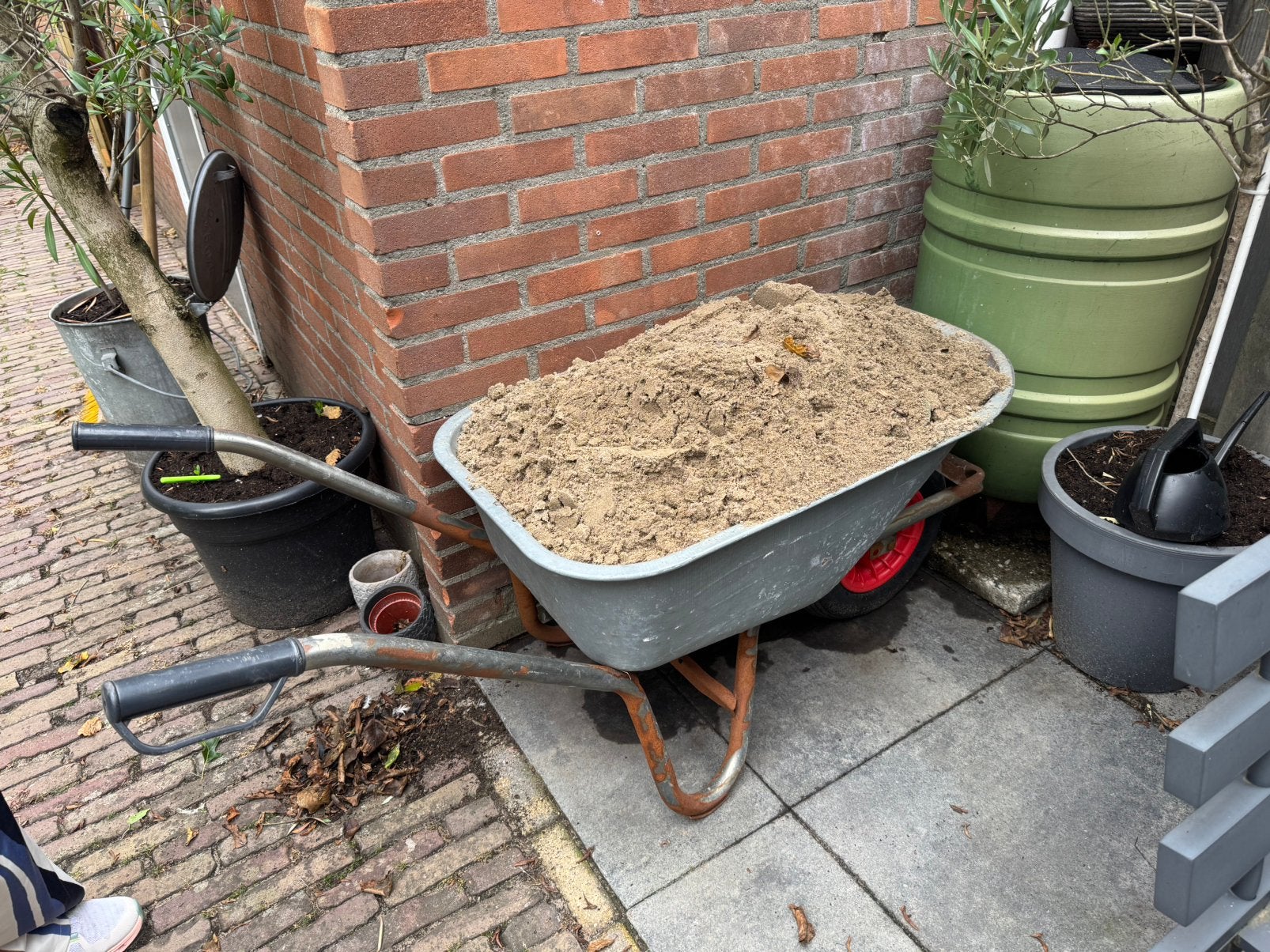 Gratis ophoogzand, Ophalen, Zo goed als nieuw, Ophoogzand