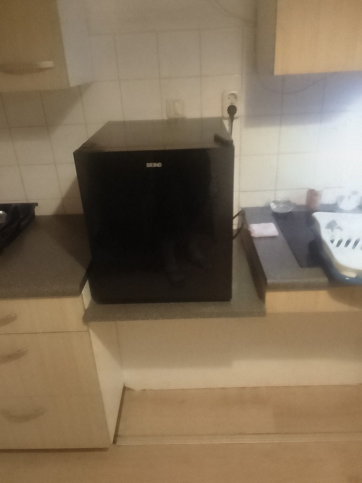 Compacte minibar koelkast - Ideaal voor kleine ruimtes, Ophalen, Minder dan 75 liter, Zonder vriesvak, Gebruikt
