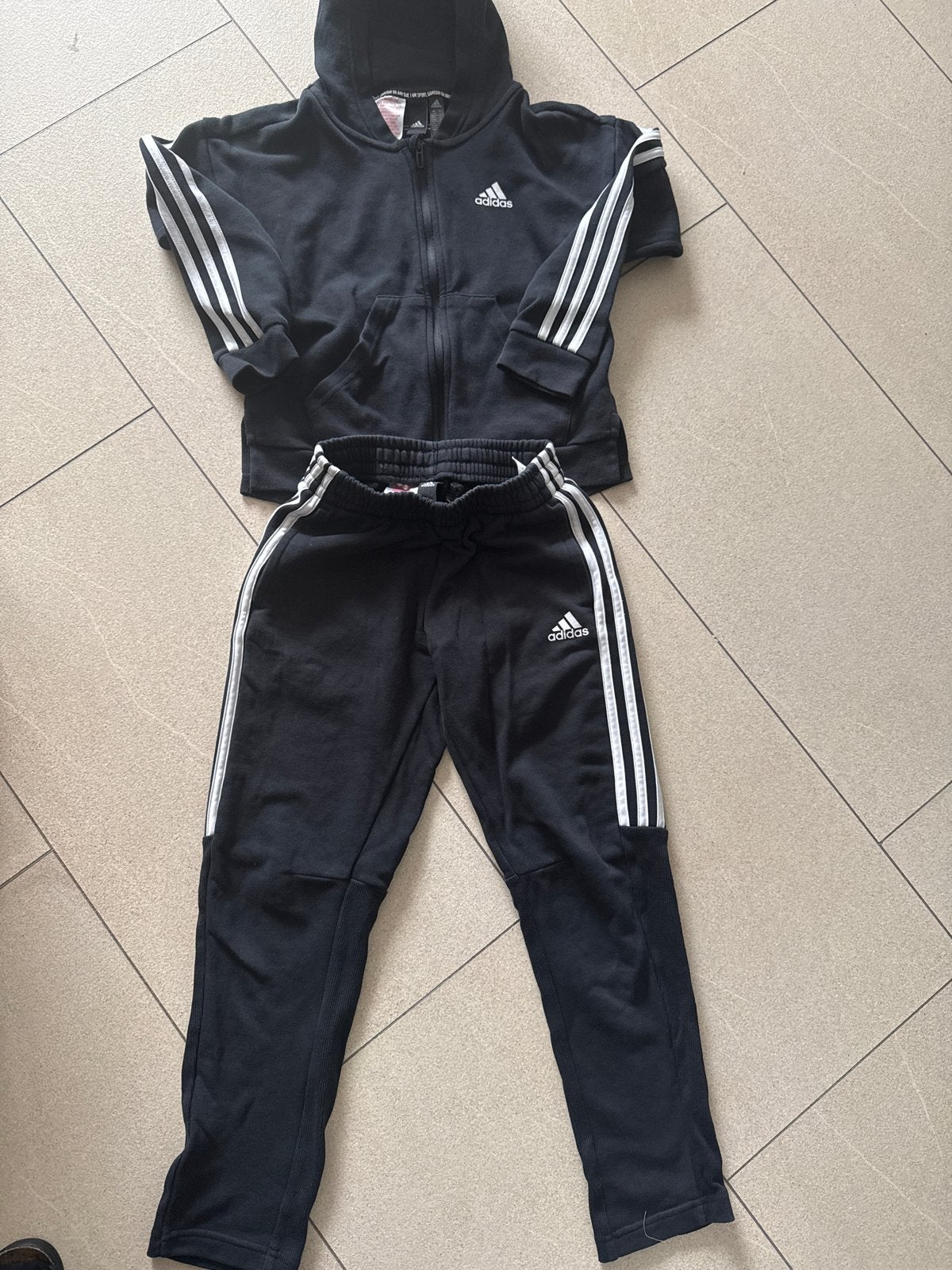 Origineel Adidas trainingspak voor jongens en meisjes, Ophalen of Verzenden, Zo goed als nieuw, Jongen of Meisje
