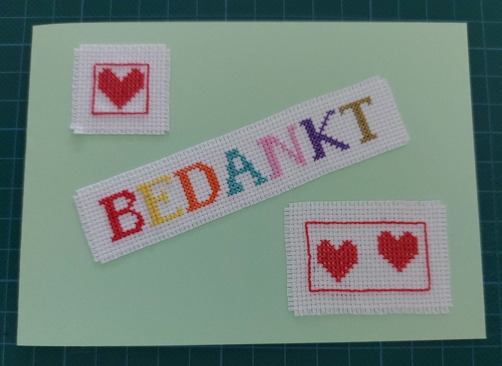 kaart met geborduurde tekst  "BEDANKT" (2028), Ophalen of Verzenden, Nieuw, Overige thema's