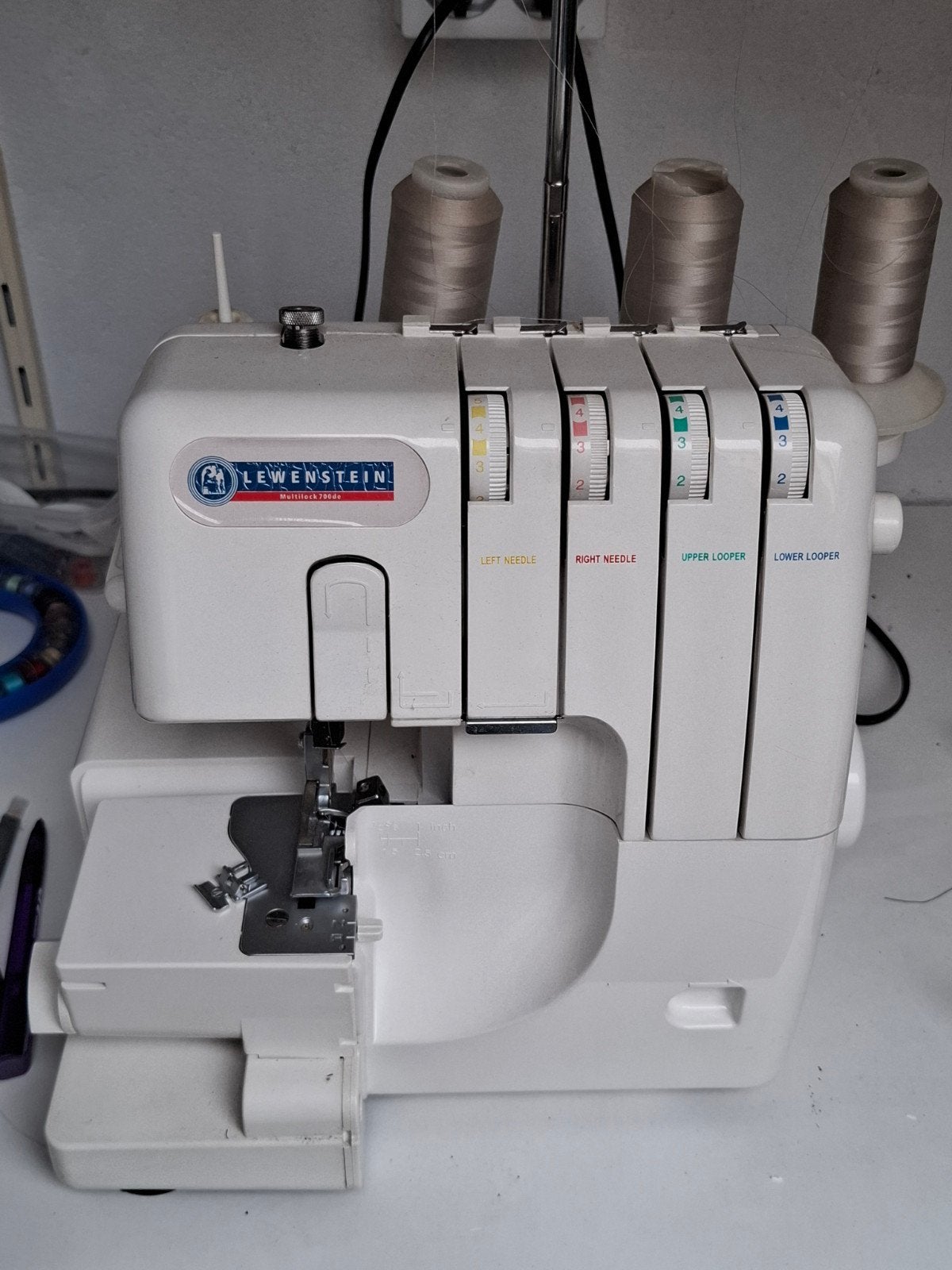 Lewenstein Multilock 700DE Lockmachine, Hobby en Vrije tijd, Ophalen, Gebruikt, Lockmachine, Lewenstein
