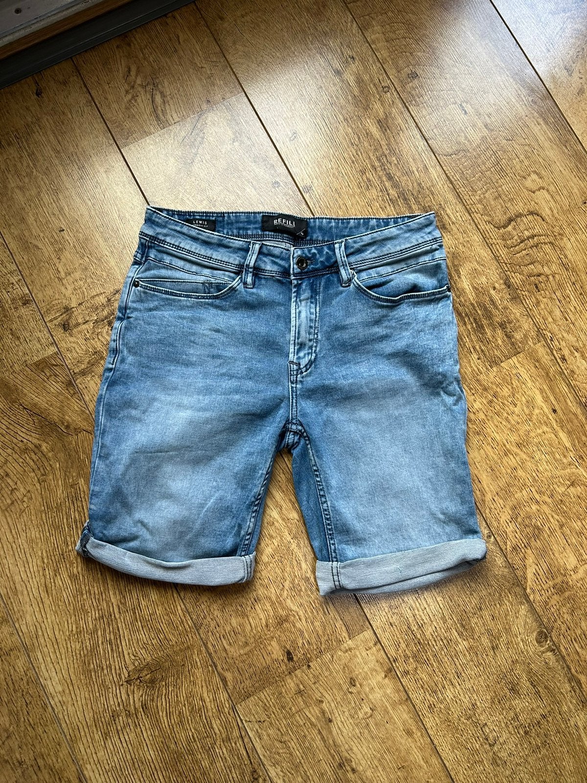 Korte spijkerbroek van Refill, maat M, Ophalen of Verzenden, Zo goed als nieuw, Blauw, W32 (confectie 46) of kleiner