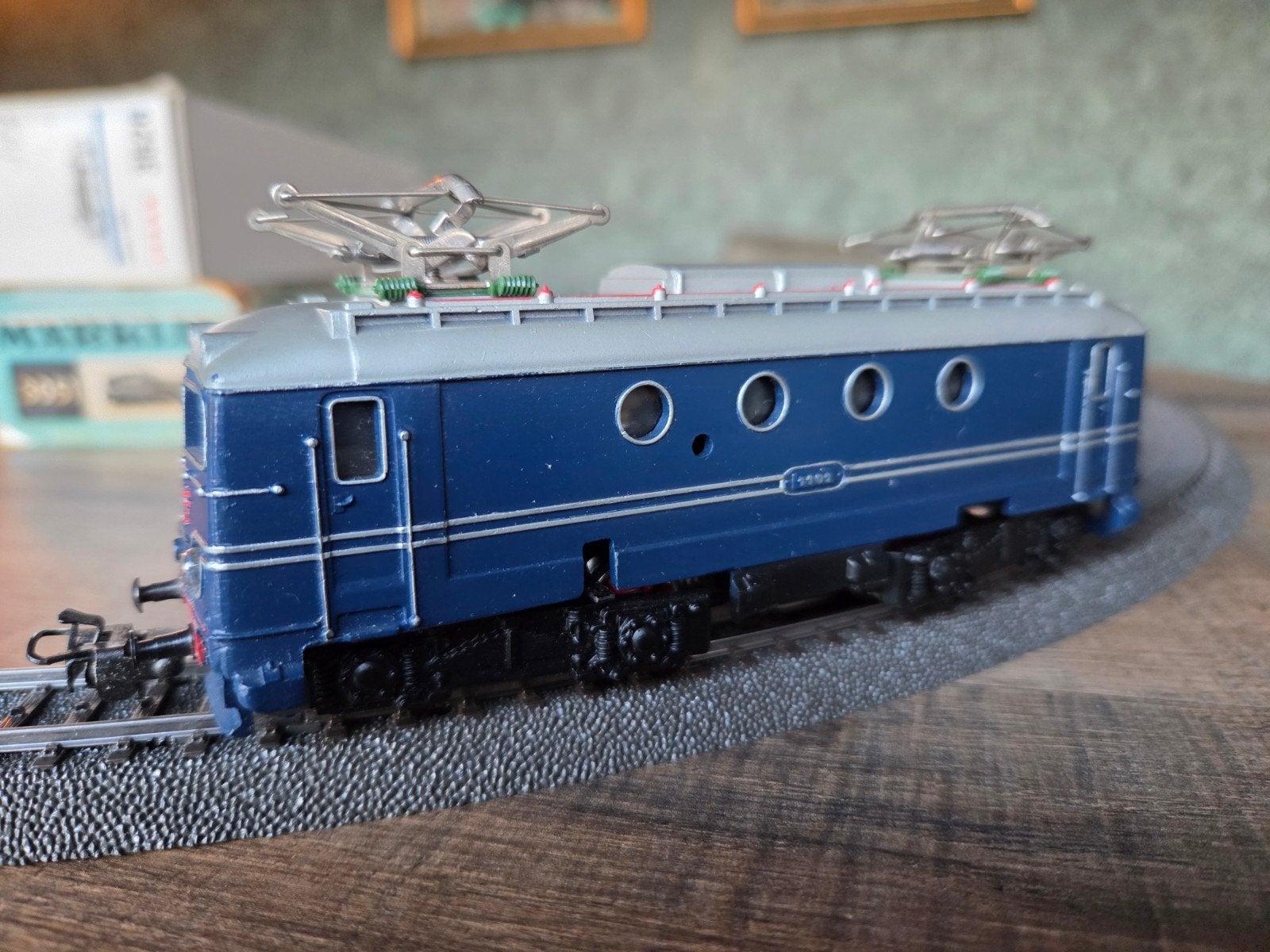 Marklin NS locomotief serie 1100 model 3013 metaal, Wisselstroom, Gebruikt, Locomotief, Ophalen of Verzenden