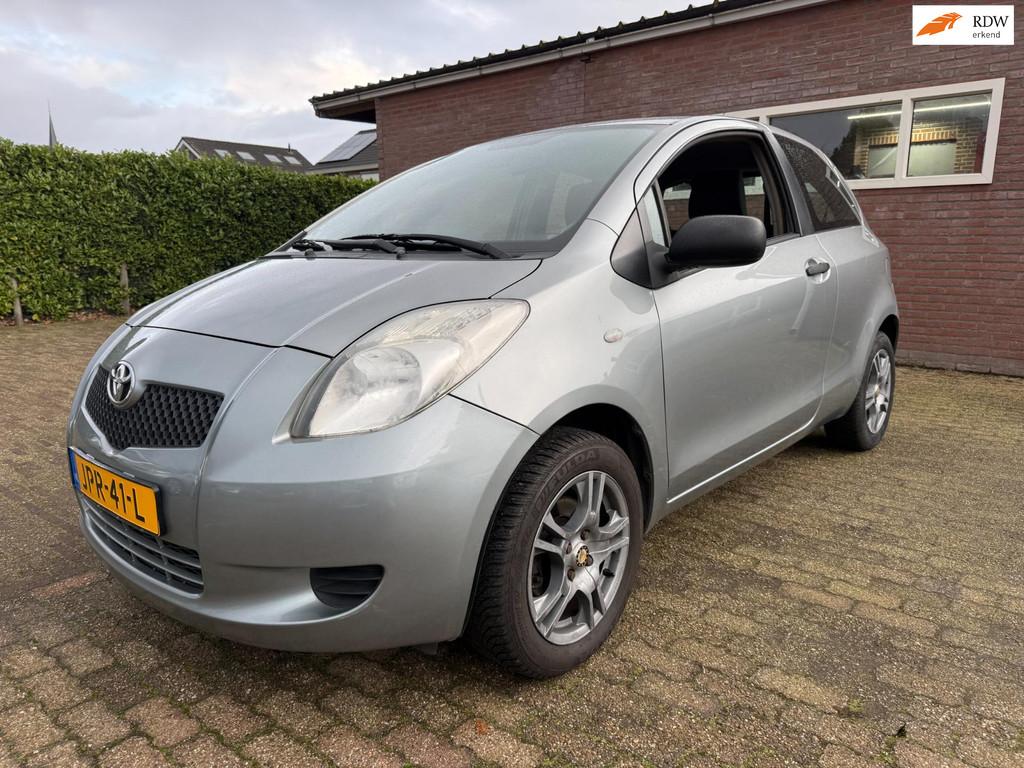Toyota Yaris 1.0 VVTi + Airco apk 11-12-2026 elektrisch pakk, Auto's, Toyota, Voorwielaandrijving, Gebruikt, 750 kg, Emergency brake assist