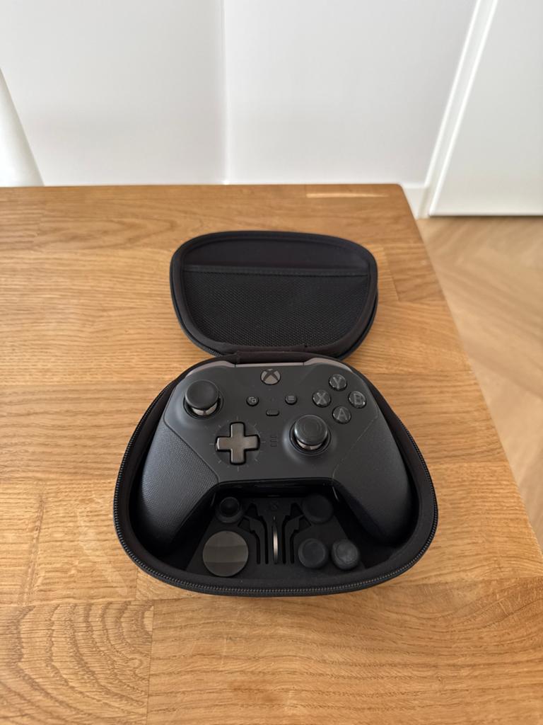 Xbox Elite Series 2 Controller - Uitstekende Staat, Ophalen of Verzenden, Zo goed als nieuw, Xbox One, Controller
