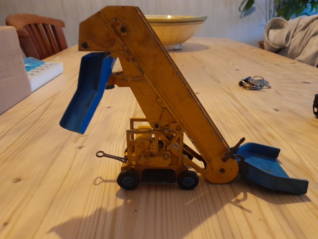 Dinky supertoys Elevator, Hobby en Vrije tijd, Modelauto's | 1:43, Ophalen of Verzenden, Gebruikt, Auto, Dinky Toys