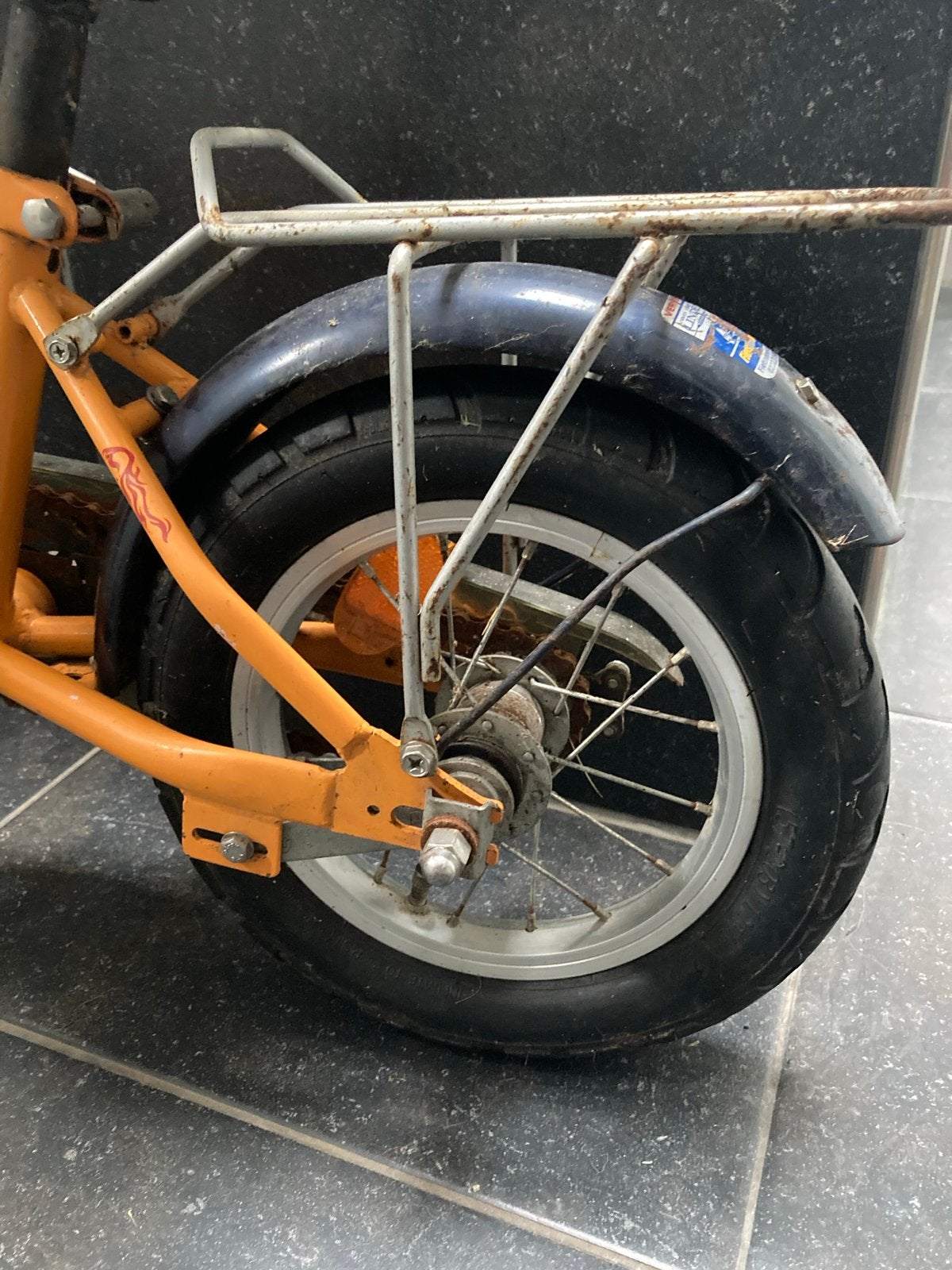 Montego kinderfiets - 1 band lek, Fietsen en Brommers, Fietsen | Kinderfietsjes, Ophalen of Verzenden, Gebruikt, Velgrem, Minder dan 16 inch