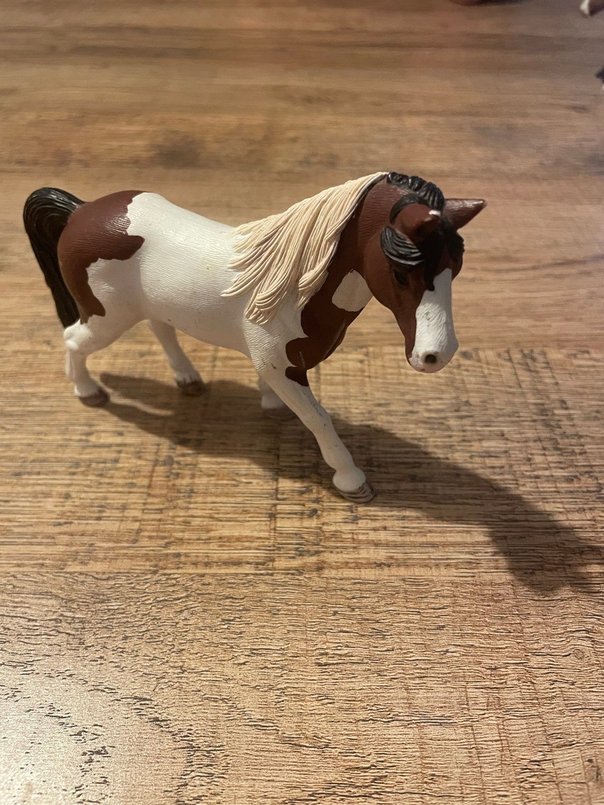 Schleich paard bruin/wit gevlekt, Ophalen of Verzenden, Zo goed als nieuw