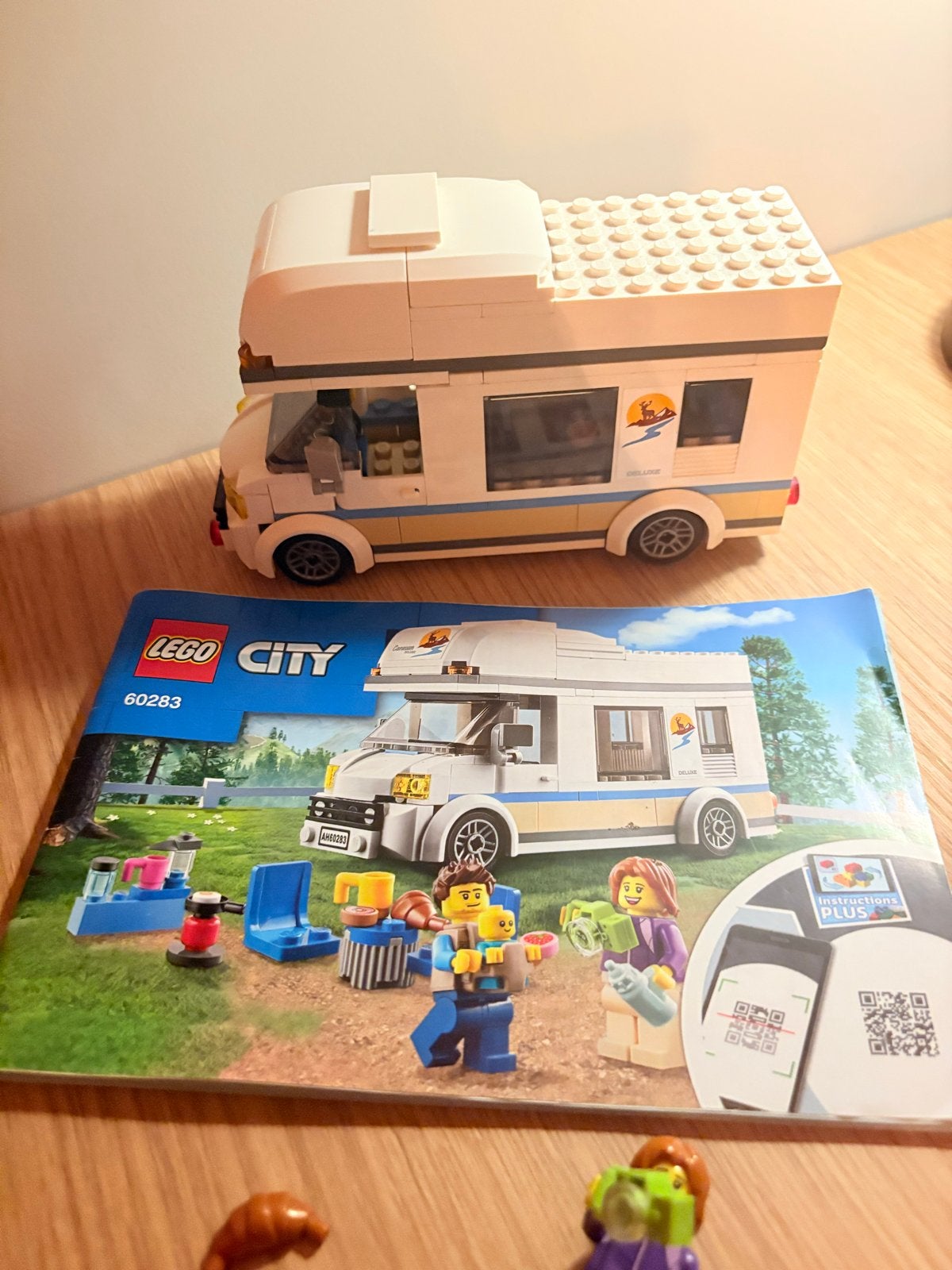 LEGO City Campervan 60283 met instructieboekje, Ophalen of Verzenden, Zo goed als nieuw, Overige merken