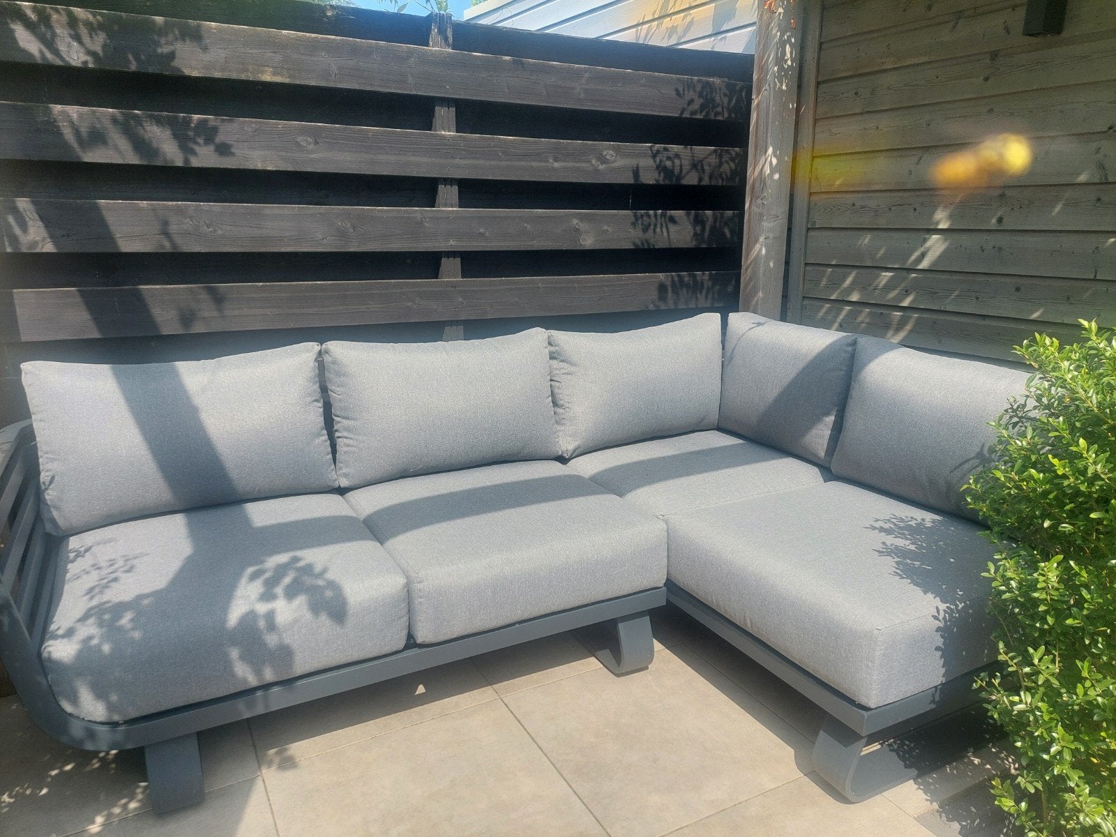 Santika Solvita loungeset 3-delig - zo goed als nieuw(€1339), Ophalen, 3 zitplaatsen, Aluminium, Zo goed als nieuw