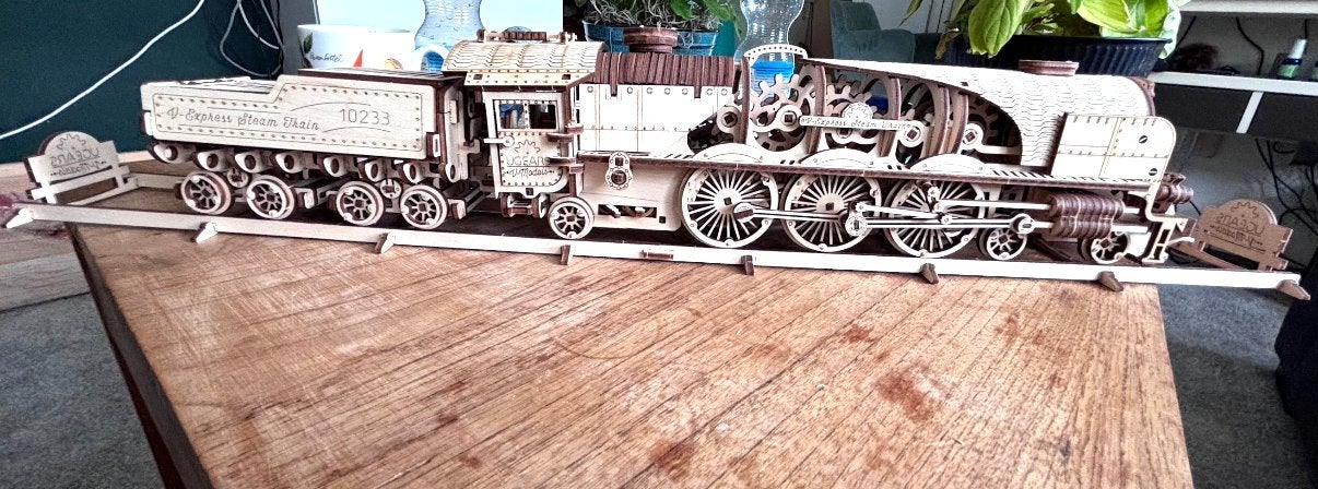 Houten model stoomlocomotief V-Express Steam Train 10233, Overige merken, Locomotief, Gelijkstroom of Wisselstroom, Ophalen of Verzenden