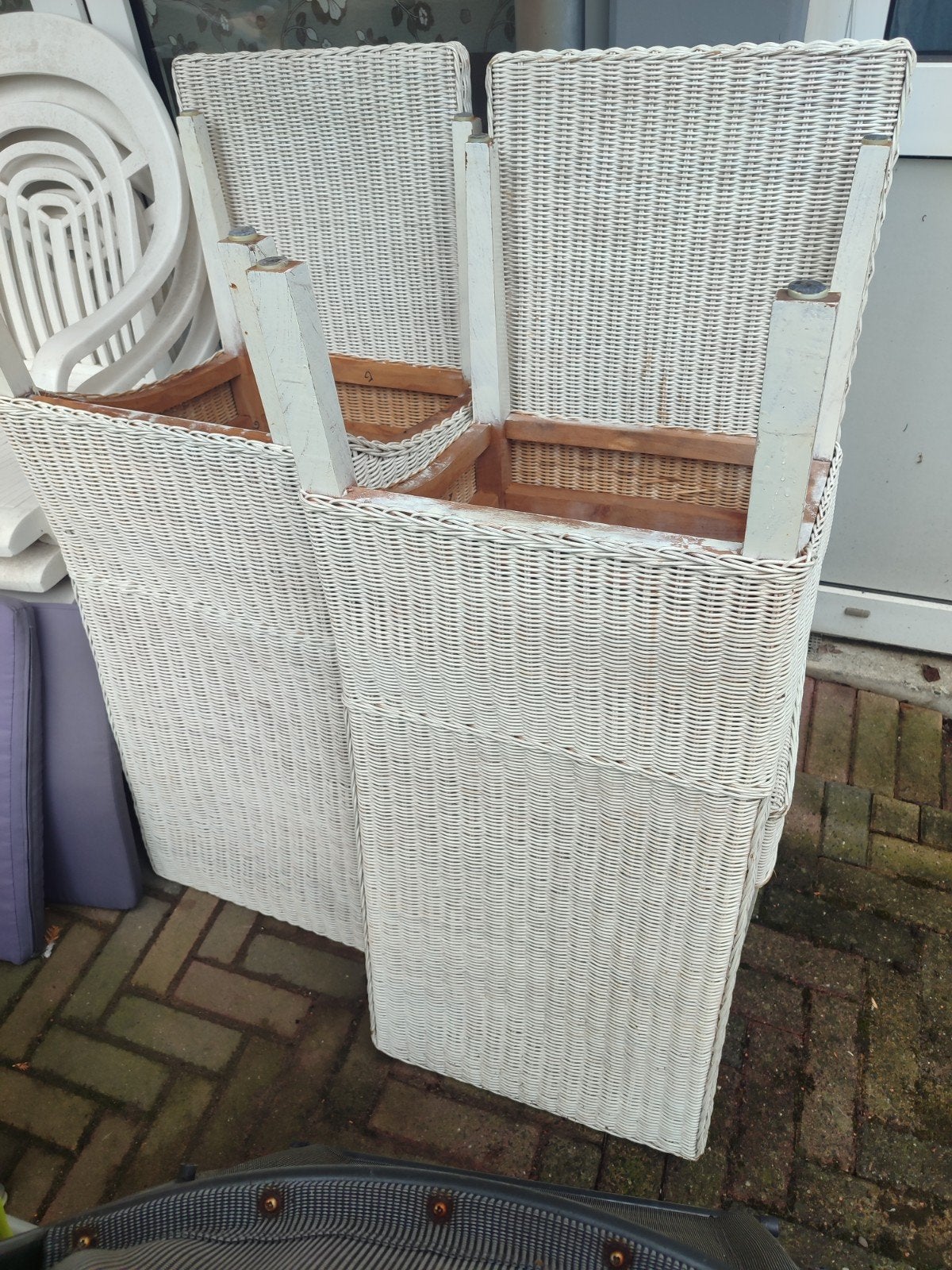 6 witte rieten eetkamerstoelen - gratis af te halen, Huis en Inrichting, Stoelen, Gebruikt, Wit, Riet of Rotan, Ophalen of Verzenden