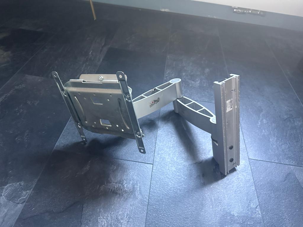 Verstelbare TV-beugel / Monitorarm, Ophalen of Verzenden, Gebruikt
