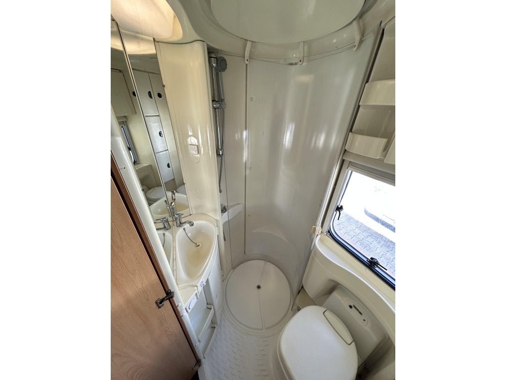 Foto 20 van Knaus Sun Traveller 605MF 6-Persoons Fiat Ducato 2.8JTD