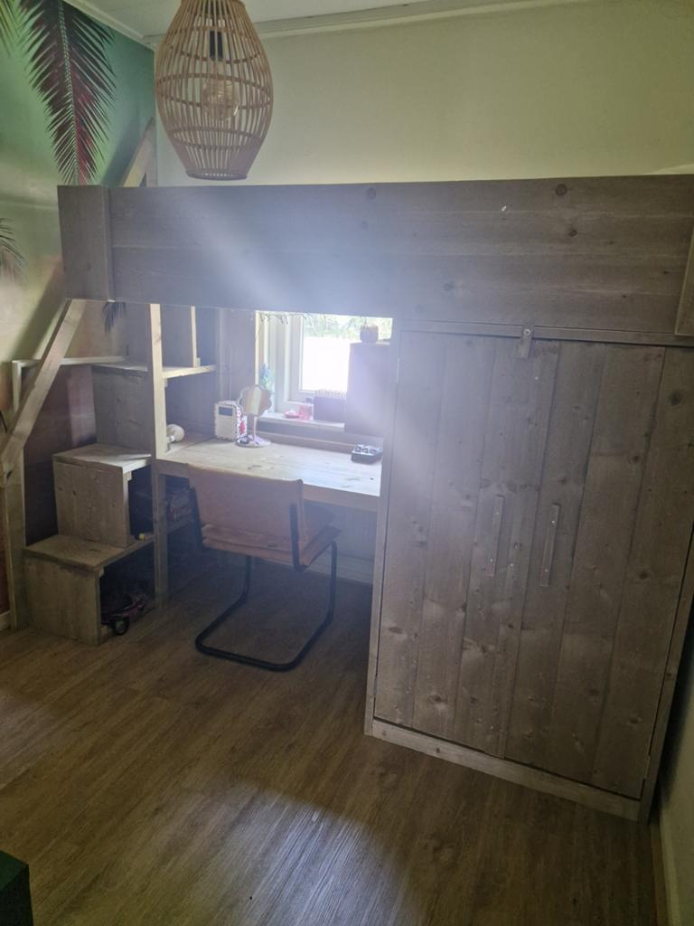 Toffe hoogslaper met bureau, kledingkast en boekenkast-trap, Ophalen, Eenpersoons, 160 tot 180 cm, Zo goed als nieuw