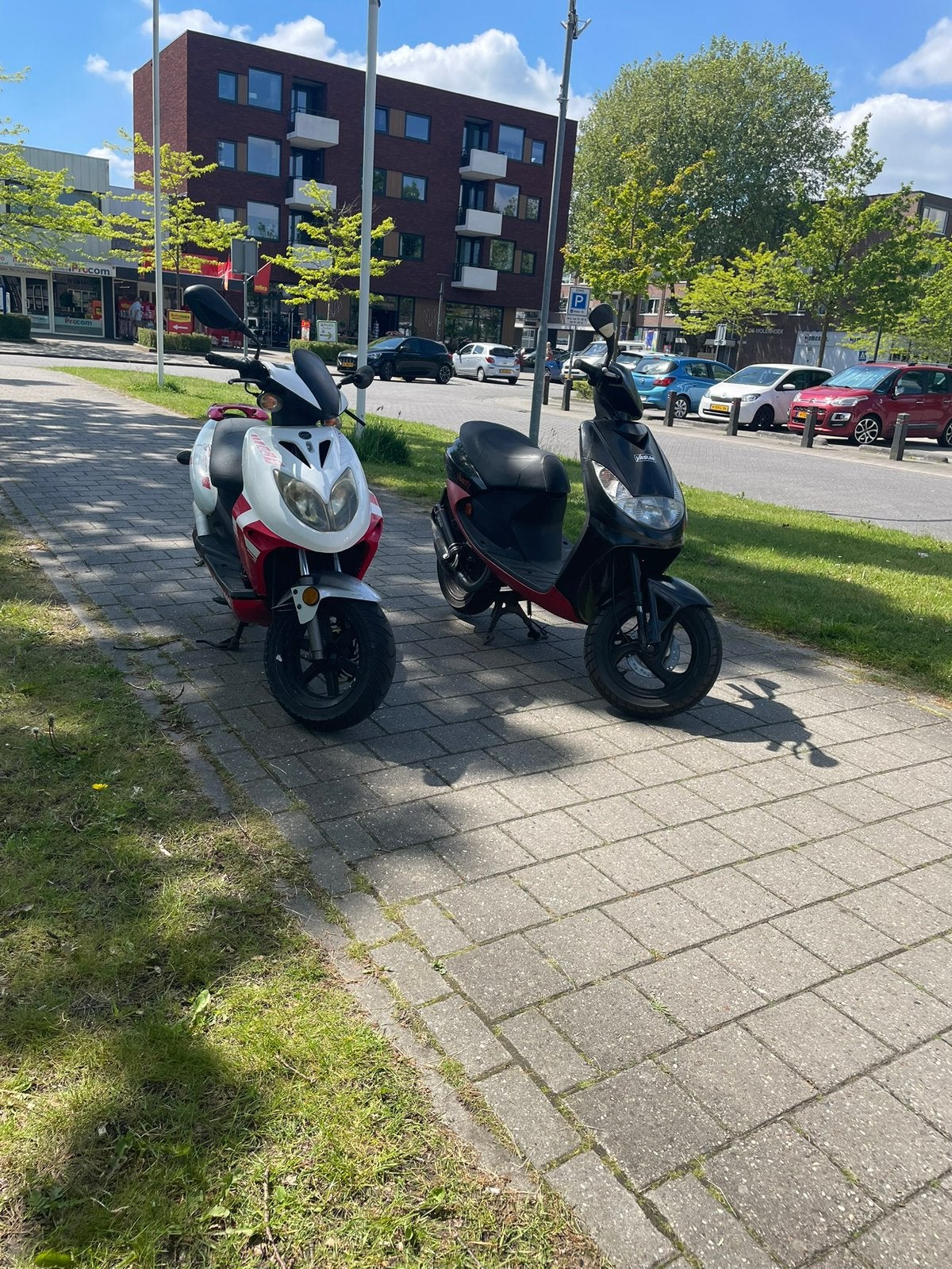 Mooie keeway fact… mooi prijsje mag je hem zo ophalen, Ophalen of Verzenden, Zo goed als nieuw, Benzine, Overige modellen