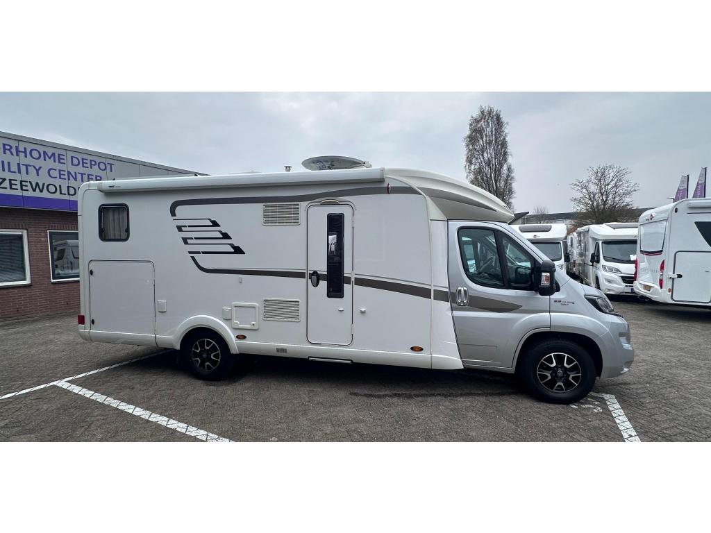 Tramp 678 CL AUT Euro6 NL-camper Lengtebedden in nieuwstaat!, Caravans en Kamperen, Automaat, Bedrijf, Diesel, Tot en met 3