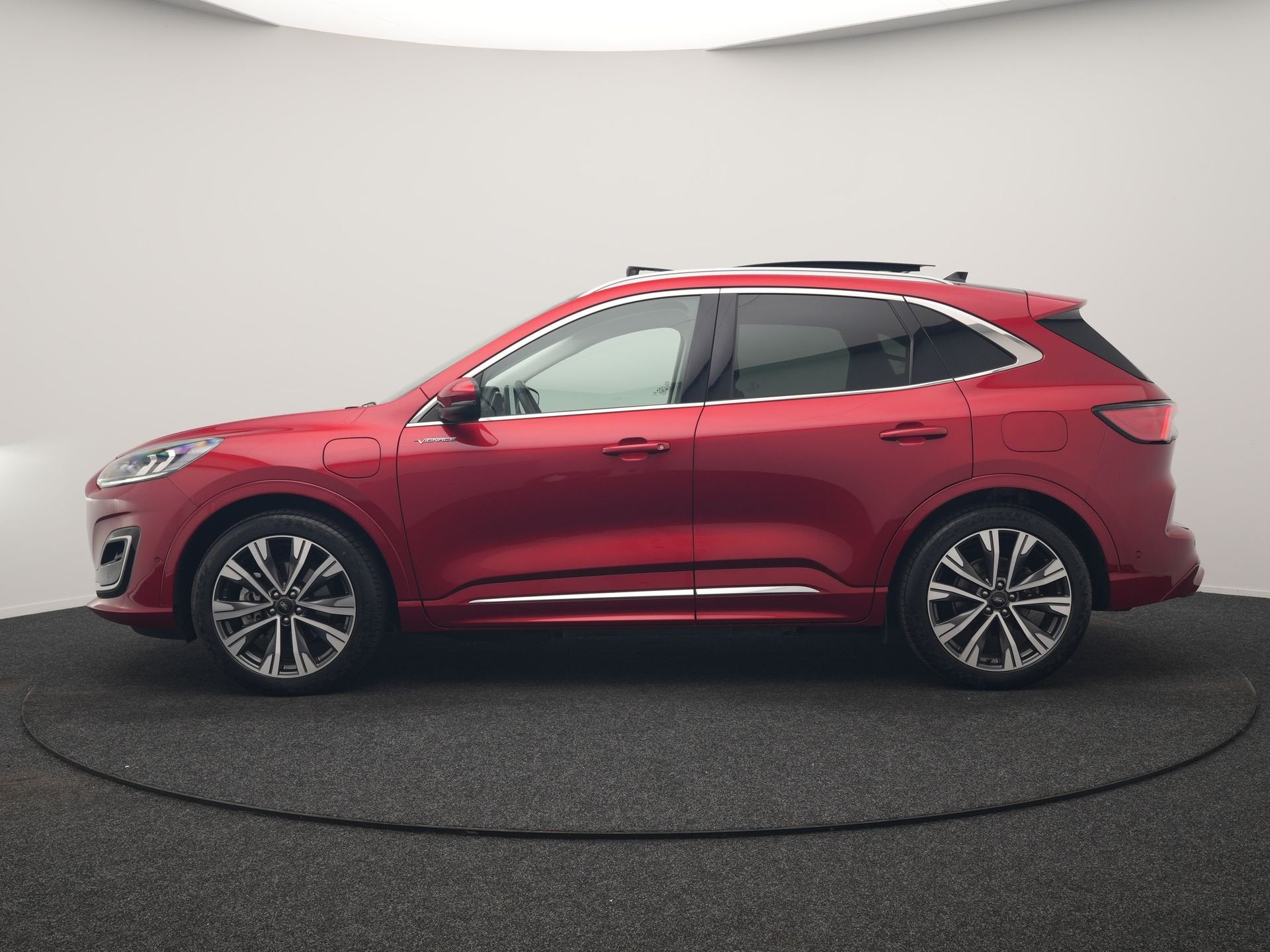 Ford Kuga 2.5 Vignale PHEV 225pk Dealer O.H. | Trekhaak Af F, Auto's, Adaptive Cruise Control, Gebruikt, Zwart, 4 cilinders