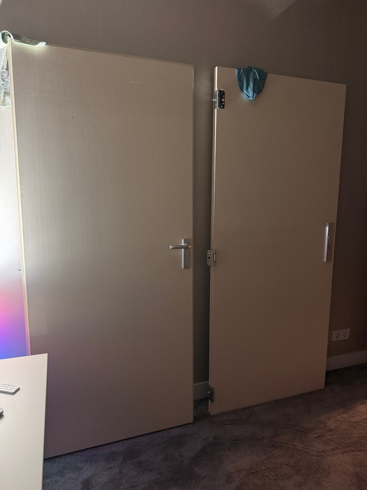 Gratis! 2 massief houten deuren, Ophalen, Zo goed als nieuw, Binnendeur, 200 tot 215 cm