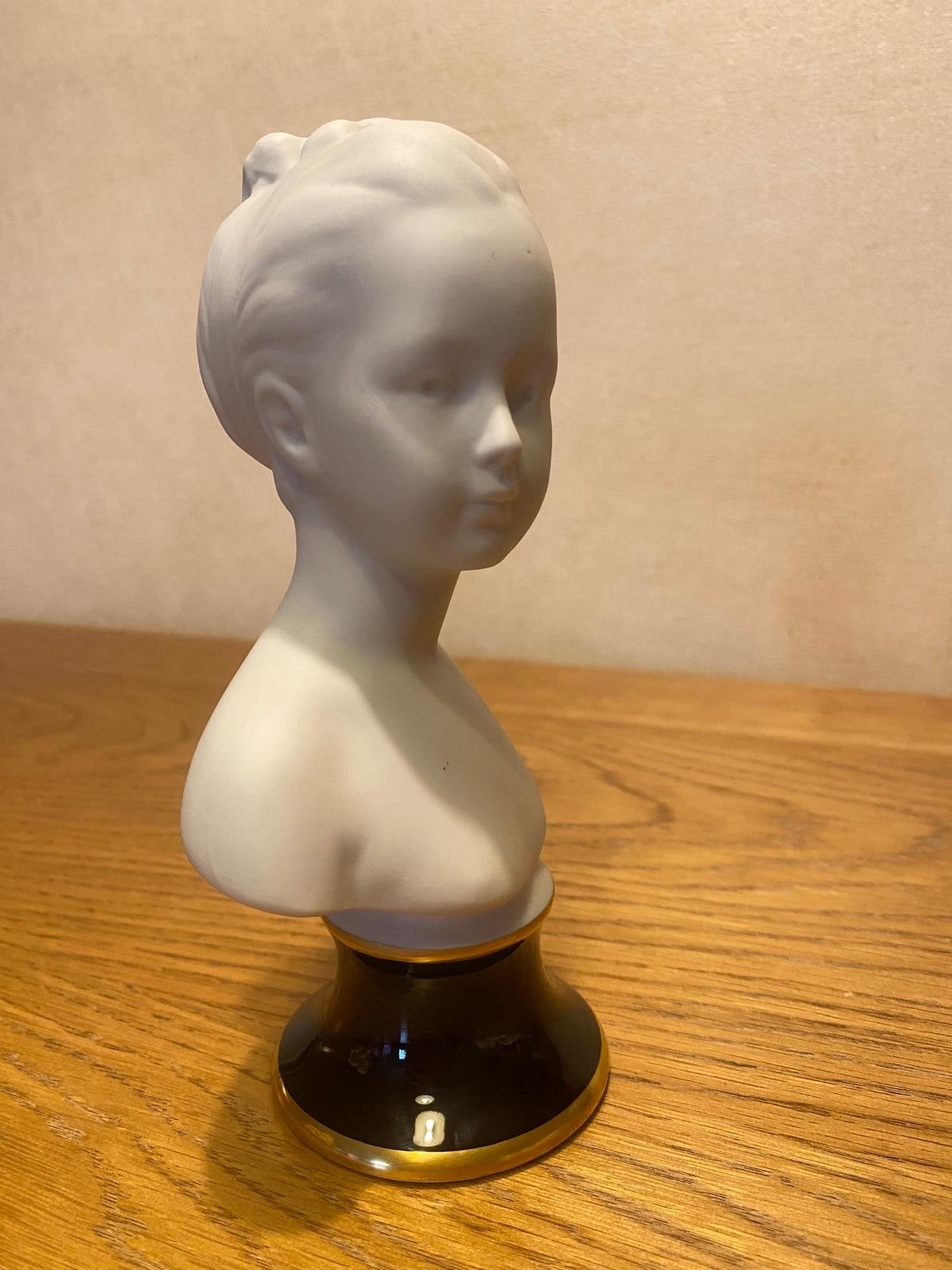WitPorseleinen Buste van meisje (limoge ?), Antiek en Kunst, Ophalen, Minder dan 20 cm, Buste, Overige materialen