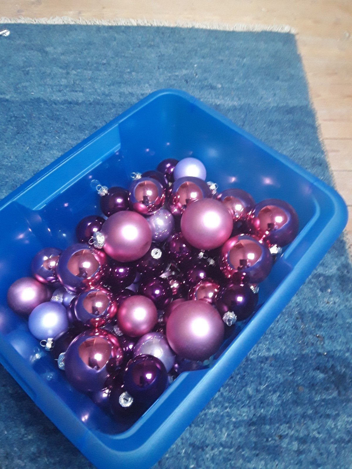 Mooie kerstballen, Ophalen
