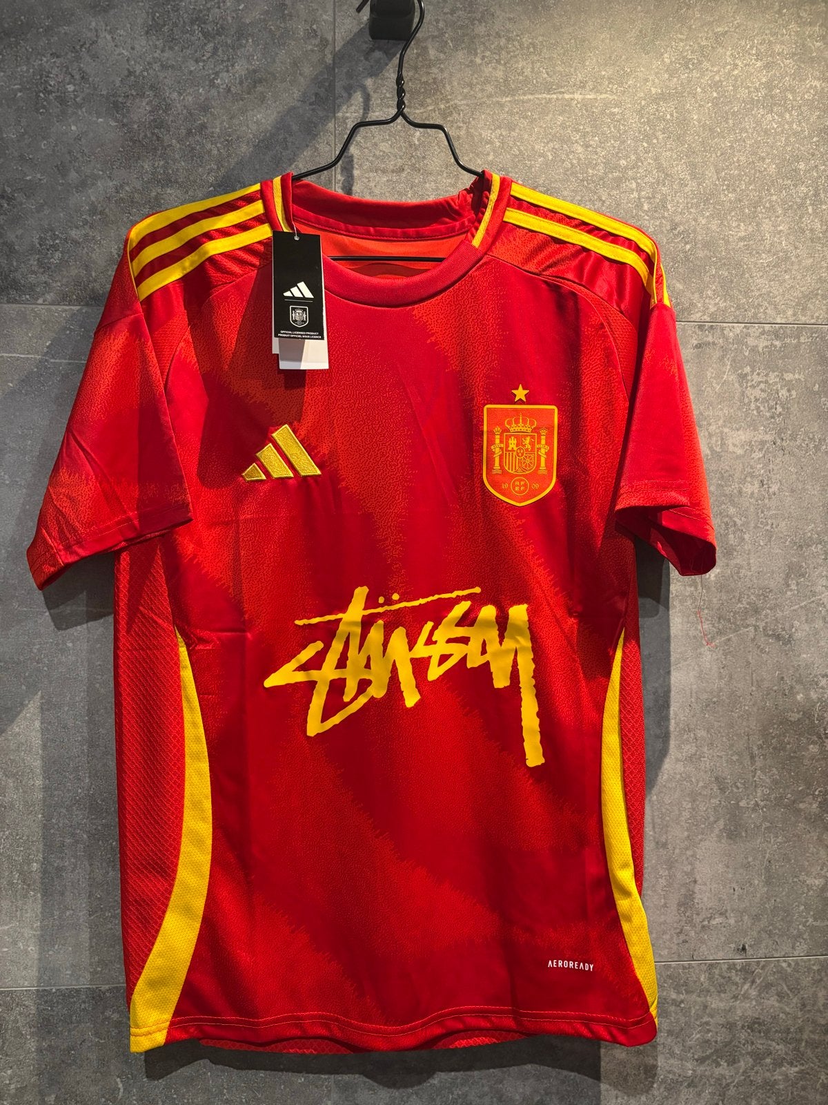 Adidas Spanje thuisshirt WK 2026 maat M - nieuw, Nieuw, Voetbal, Rood, Verzenden