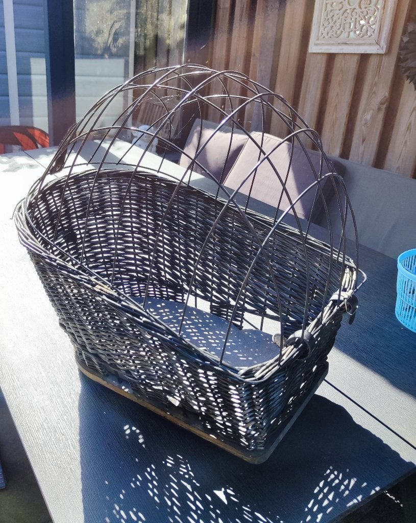 Honden mand achterop de fiets, Ophalen, Zo goed als nieuw