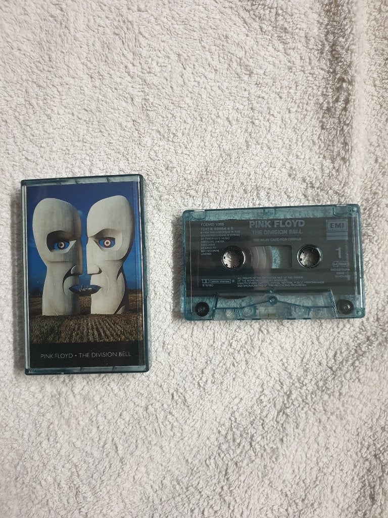 Pink Floyd The Division Bell Cassettebandje., Electronic Rock, Ophalen of Verzenden, Zo goed als nieuw, Inclusief boekje