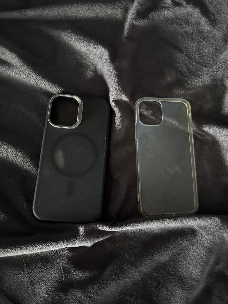 iPhone 14 Pro Max hoesjes (2 stuks), Ophalen of Verzenden, Gebruikt, IPhone 14 Pro Max, Hoesje of Tasje