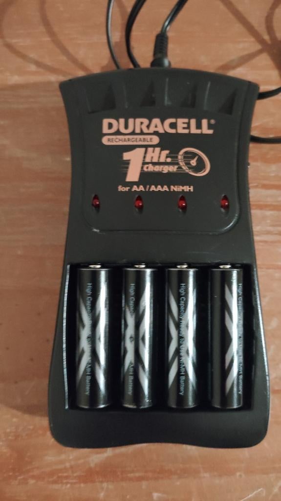Duracell 1Hr Oplader met 4 AA NiMH Batterijen, Ophalen, Gebruikt, Oplaadbaar